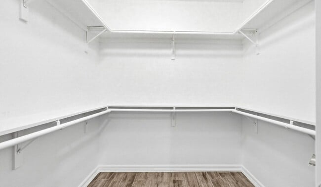 Building Photo - New Rental! Updated 3-bedroom/2 bath town home