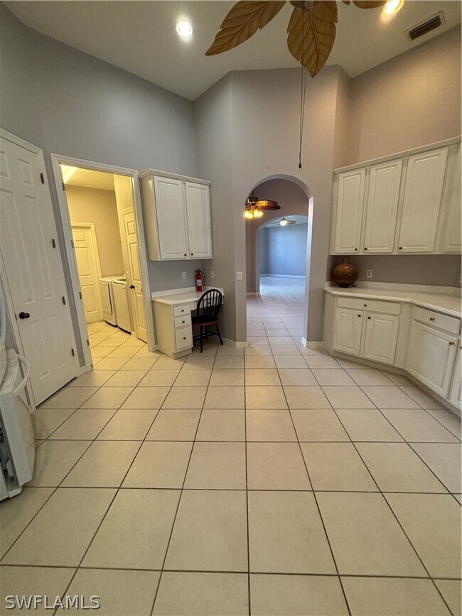 Building Photo - 2210 Grove Dr