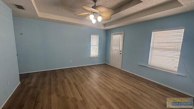 Building Photo - 108 W Capricorn Dr