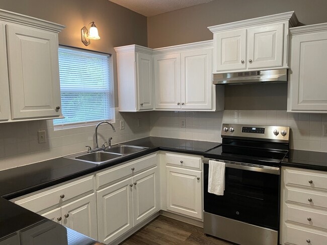 Building Photo - 5100 Hardy Ct