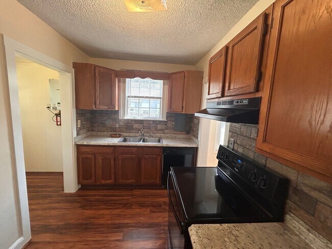 Building Photo - Charming 2 Bedroom Home in Hanahan's Highland Park neighborhood!