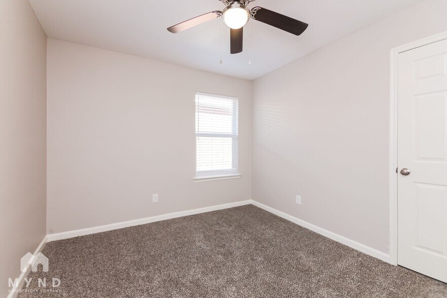 Building Photo - 729 Mahogany Dr