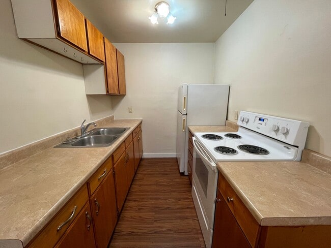 Building Photo - Charming 1 bedroom available in Woodlawn T...
