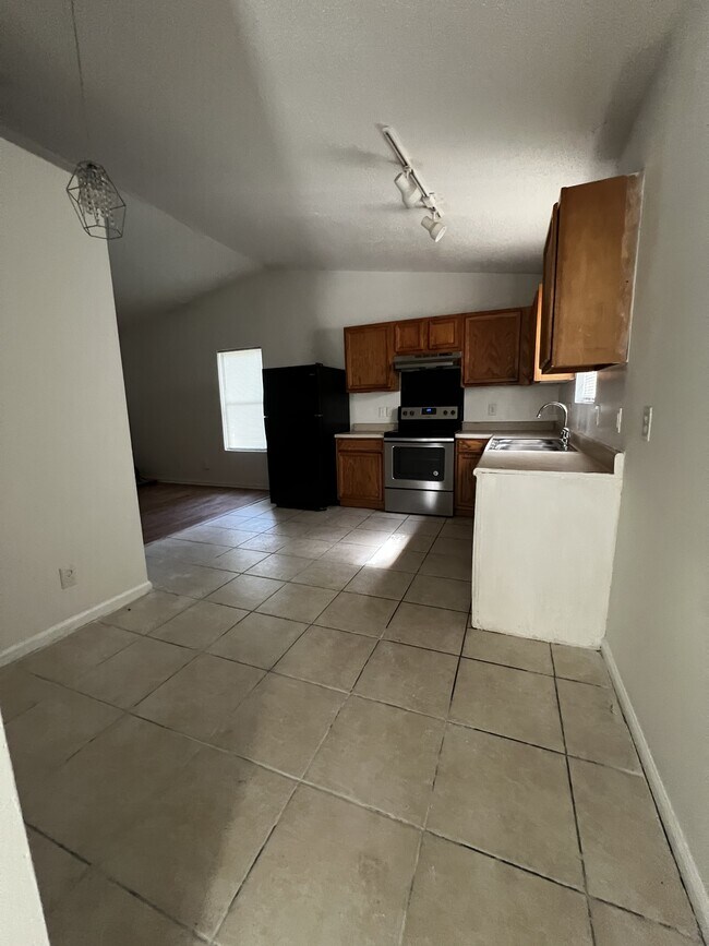 Building Photo - 3720 Prices Ln