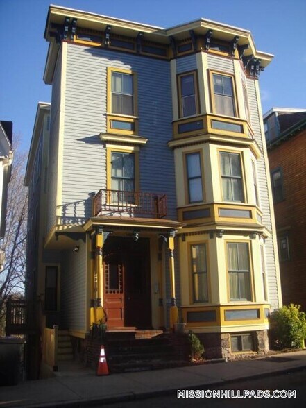 Building Photo - 804 Parker St
