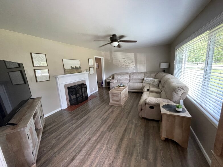 Building Photo - 5981 S Amo Ct