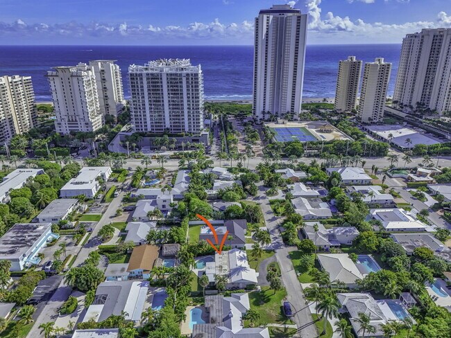 Building Photo - 1242 N Harbor Dr