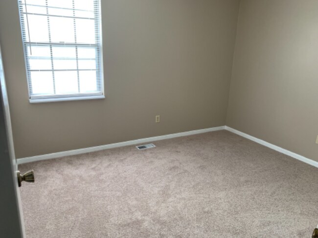 Building Photo - 12942 S Blackfoot Dr