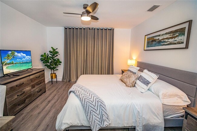 Building Photo - 9341 Green Meadows Way