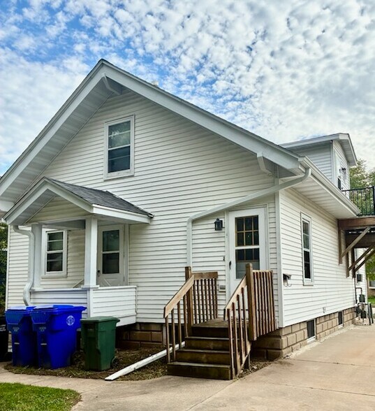Building Photo - 1220 W Packard St