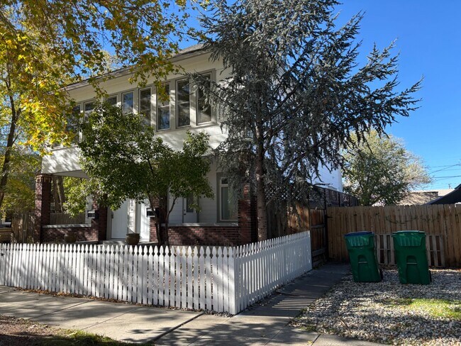 Building Photo - 141 Vine St