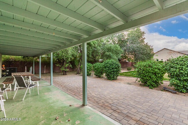 Building Photo - 1416 S College Ave