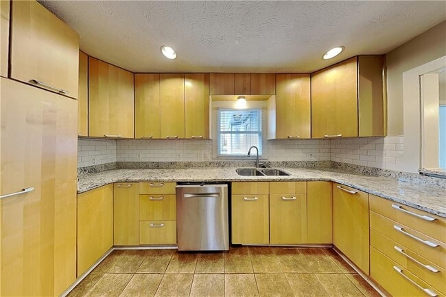 Building Photo - 100 John Christopher Dr