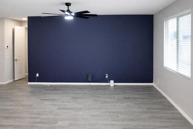 Building Photo - 35966 W Santa Monica Ave