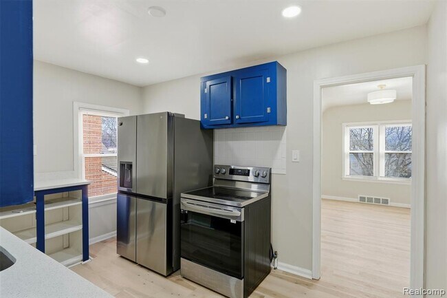 Building Photo - 2045 N Elizabeth St