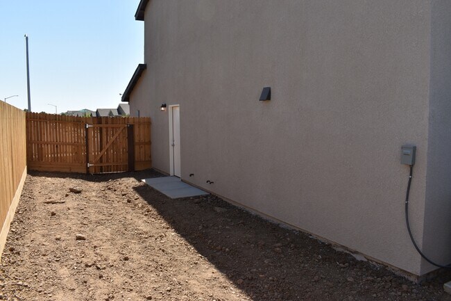 Building Photo - 4049 Cinnabar Ave