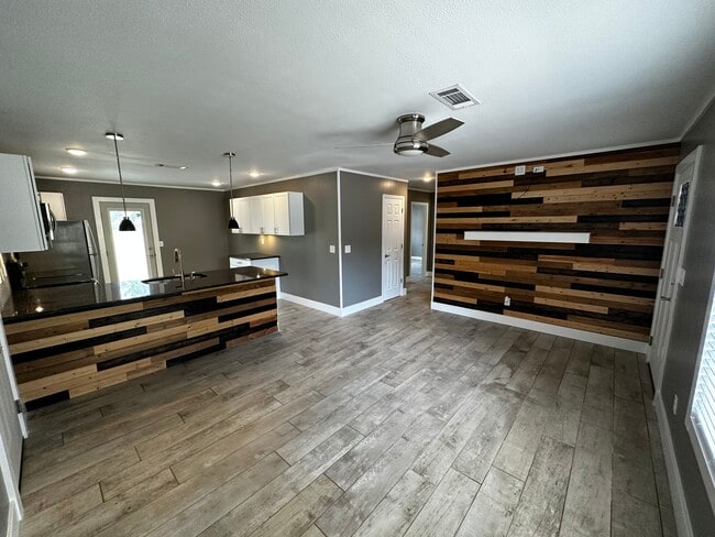 Building Photo - 68 Brierwood Cir