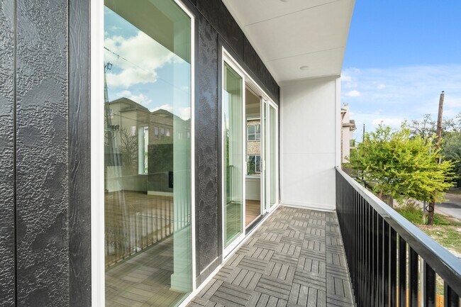 Building Photo - 1309 Rosewood St