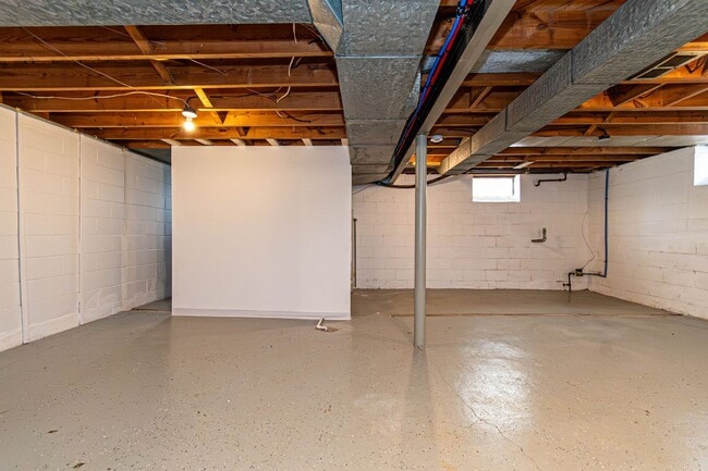 Building Photo - 21825 McCormick St