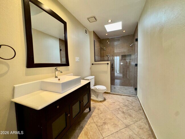 Building Photo - 546 S Allred Dr