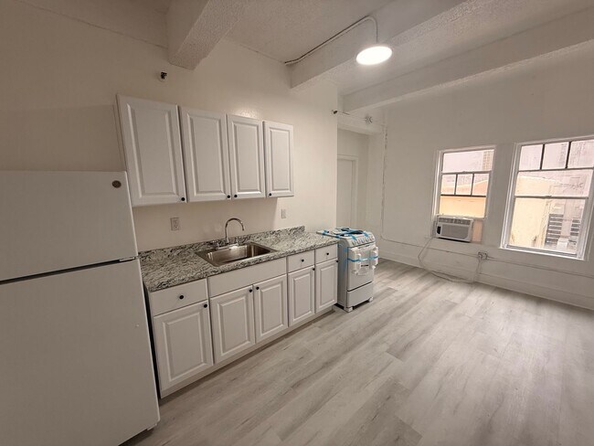 Building Photo - 237 23rd St