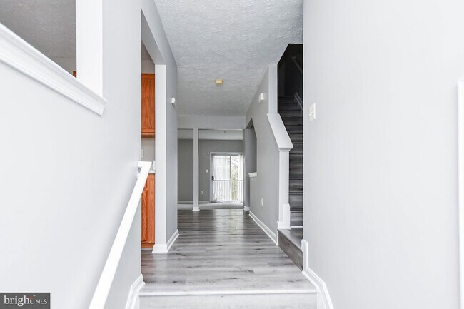 Building Photo - 9815 Berrywood Ct