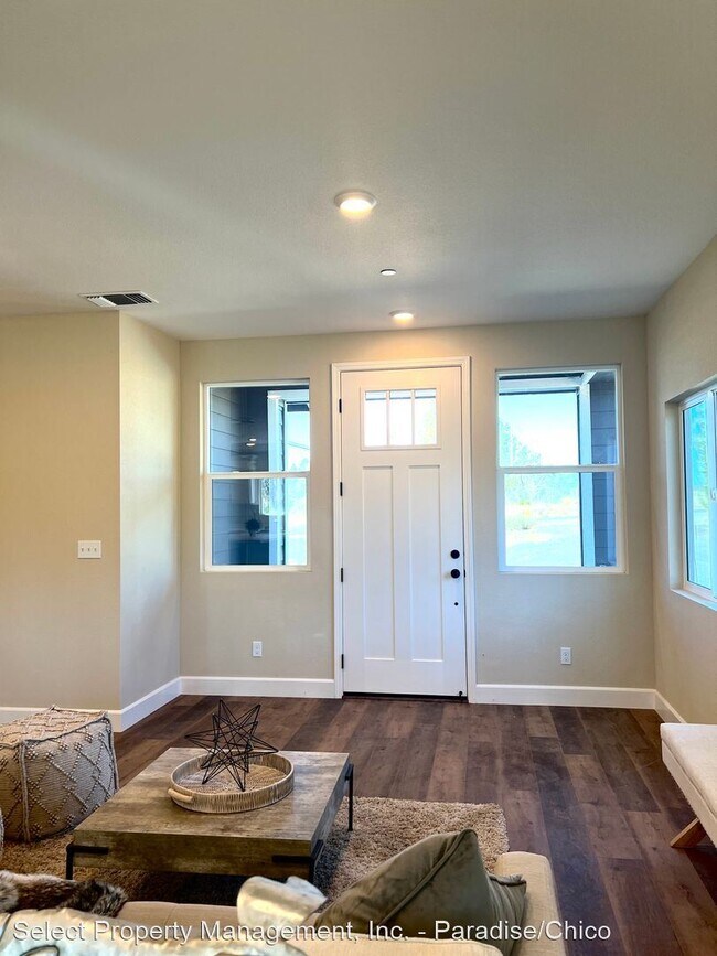 Building Photo - 3 br, 2 bath House - 8654 Skyway