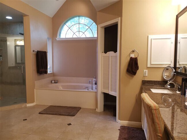 Building Photo - 16714 Rustic Colony Dr