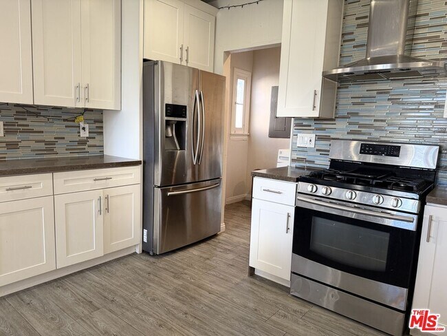 Building Photo - 9428 Harvard Blvd