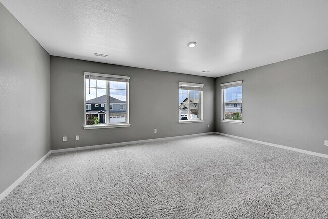 Building Photo - $2,995.00, 4 bedrooms, 2.5 baths with a bi...