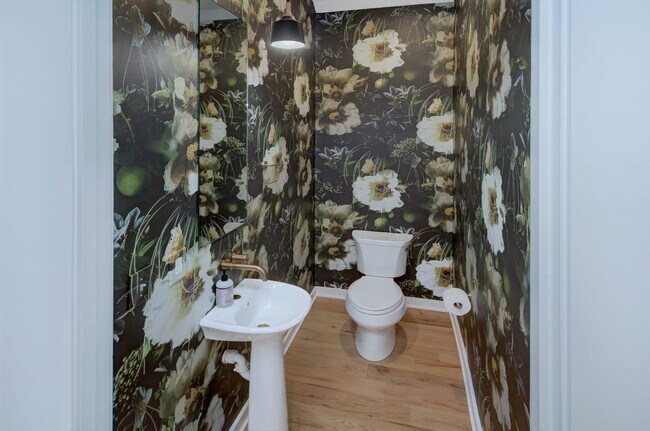 Building Photo - 2737 Shenandoah Ave