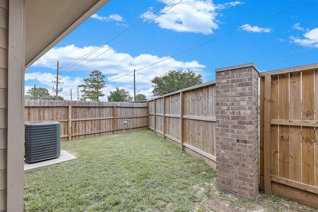Building Photo - 15010 Eagle feather ct.