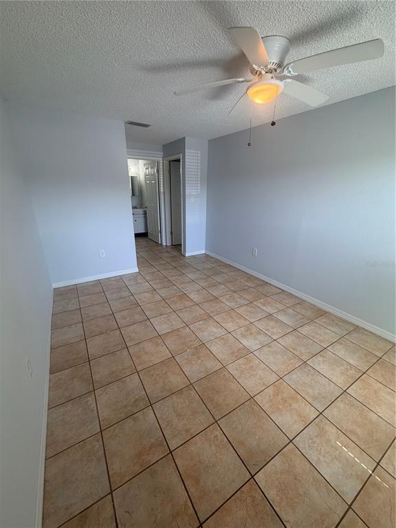 Building Photo - 6050 Chesham Dr