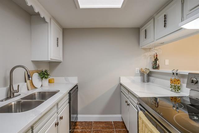 Building Photo - 5809 Harvest Hill Rd