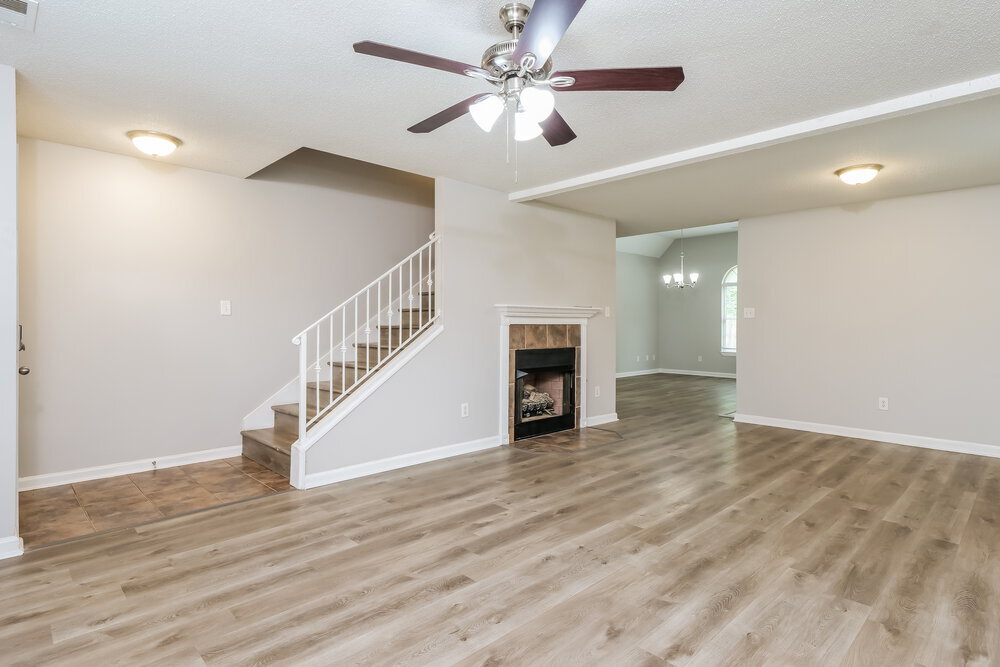 Building Photo - 8793 5 Oaks Dr W