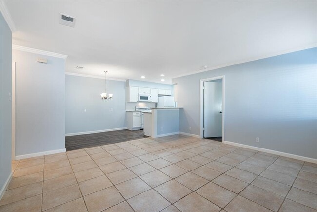 Building Photo - 800 Osage Dr