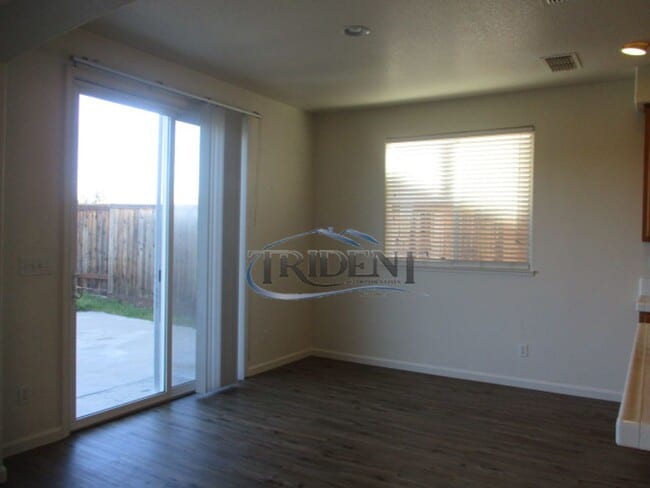 Building Photo - Beautiful 2 story Yuba City home