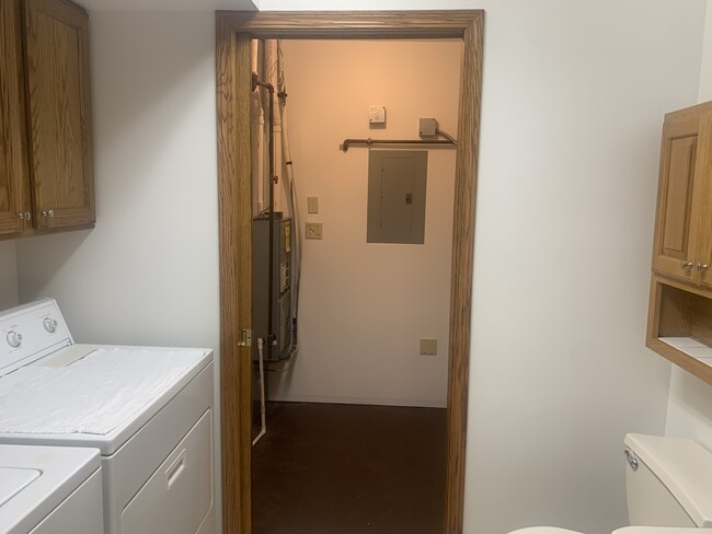 Building Photo - 1105 W North Water St