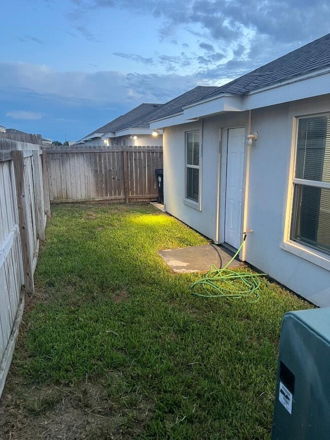 Building Photo - 1309 Alta Vista Dr