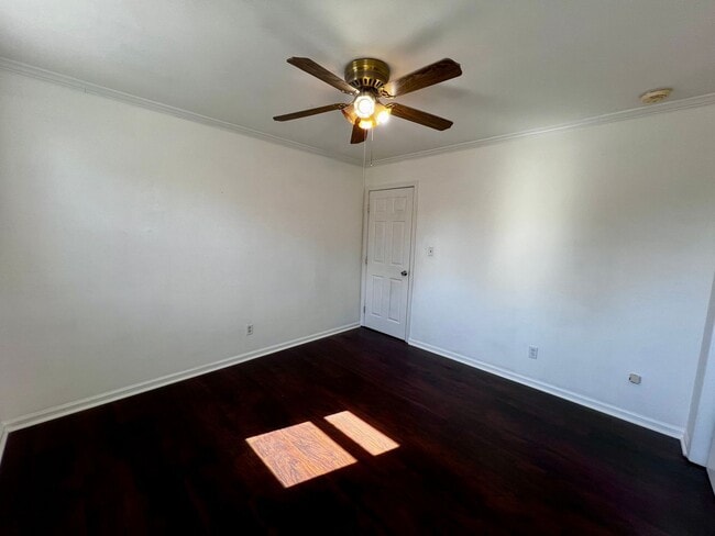 Building Photo - Must-See 3-Bedroom Home in Rosemont Forest!
