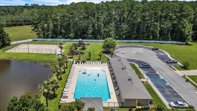 Building Photo - Perfectly Located 3 Bed, 2 Bath Home in Li...