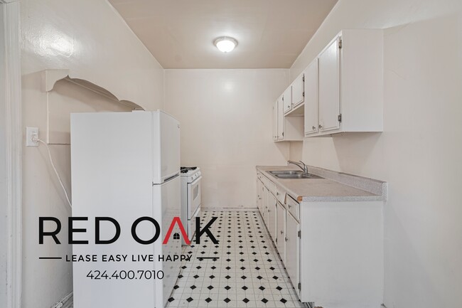 Building Photo - ~1 Month FREE~ Vintage Inspired Two Story ...