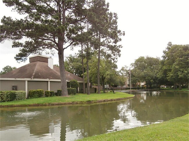 Building Photo - 5800 Lumberdale Rd