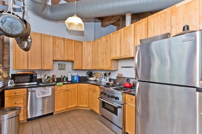 Building Photo - 1 bedroom in Chicago IL 60607