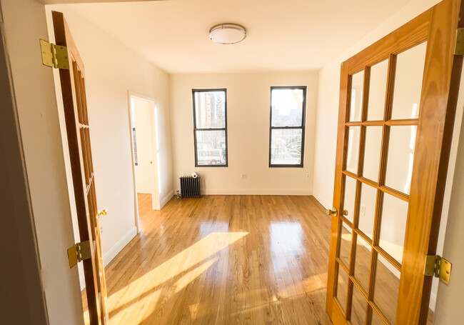 Interior Photo - 502-504 Amsterdam Avenue