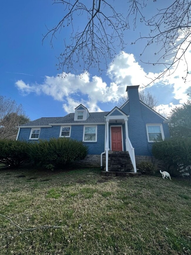 Building Photo - East Nashville!