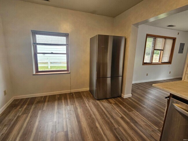 Building Photo - 128 N Roosevelt St