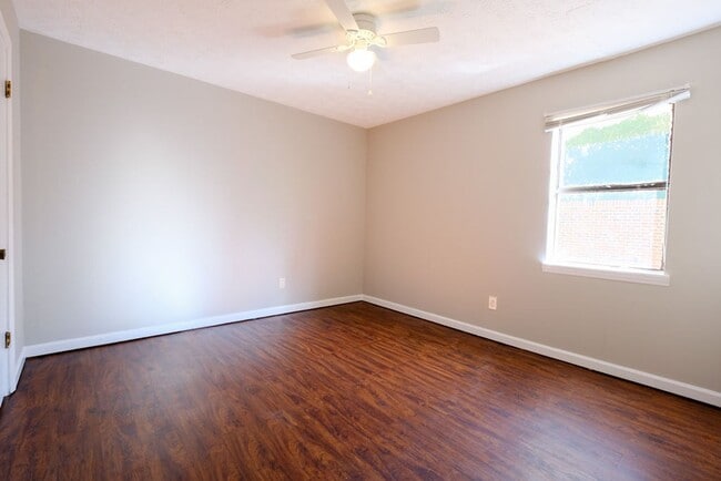 Building Photo - 119 St Andrews Ct