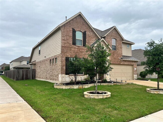 Building Photo - 3900 Eland Dr