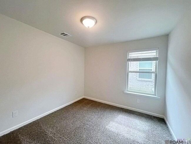 Building Photo - 629 Correns Ln